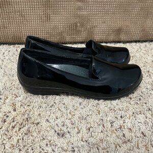 Dansko Womens Black Patent Leather Slip-On Loafers Size 39